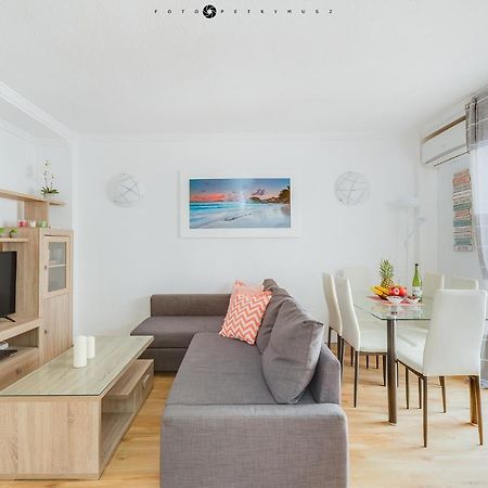 Apartment With Pool & Balcony Less Than 10Min Walk To La Mata Beach! 托雷维耶哈 外观 照片