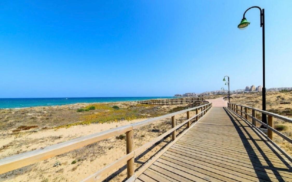Apartment With Pool & Balcony Less Than 10Min Walk To La Mata Beach! 托雷维耶哈 外观 照片
