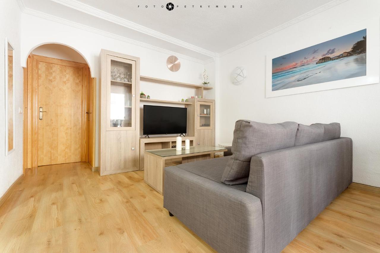 Apartment With Pool & Balcony Less Than 10Min Walk To La Mata Beach! 托雷维耶哈 外观 照片