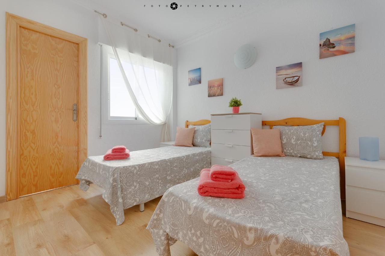 Apartment With Pool & Balcony Less Than 10Min Walk To La Mata Beach! 托雷维耶哈 外观 照片